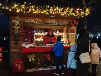 Božičkova čarobna pisarna s palčkom Fricem 