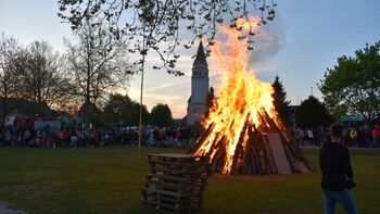 Osrednje kresovanje s postavitvijo mlaja v Moravskih Toplicah 