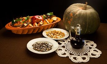 Poletje v Moravskih Toplicah - Festival buč: Skupina Plamen in vokalno instrumentalna skupina Cvetje v jeseni (DU Tišina) 