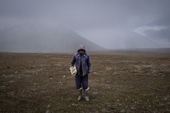 Odprtje fotografske razstave na prostem: Človeški vpliv na podnebne spremembe belgijskega fotoreporterja Davida Verb