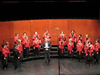 Večernica na reviji Primorska poje Večernica na reviji Primorska poje