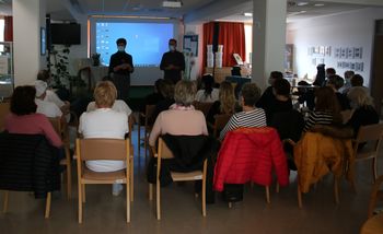 Odprti za novo znanje, odprto okno v svet... Odprti za novo znanje, odprto okno v svet...