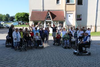 Dobrodejni sprehod v mesto