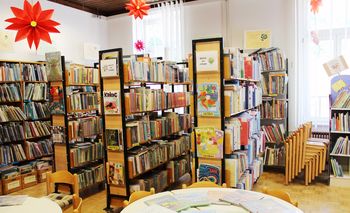 Ure pravljic v knjižnici