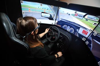 TRIGLAV LAB - Virtualna vožnja na DRAJV simulatorju