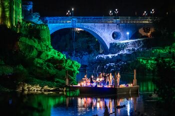 ČAROBNI VEČER POD MOSTOM ČAROBNI VEČER POD MOSTOM