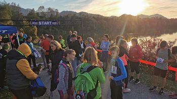 Video: Podari petko za dober namen - tek trojk okoli ribnika Vrbje