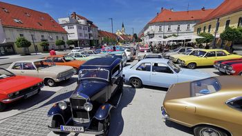 Mednarodno srečanje starodobnih vozil znamke Opel 