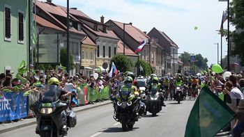 Video: start 3. etape 28. kolesarske dirke Po Sloveniji - Žalec, 17. junij 2022