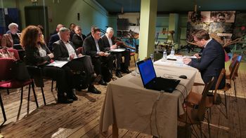 Video novica: Župani proti ukinitvi enot NMP in za boljši položaj funkcionark in funkcionarjev