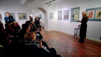 Video novica: V Savinovem likovnem salonu Žalec odprta razstava o kostumografinji Cveti Mirnik