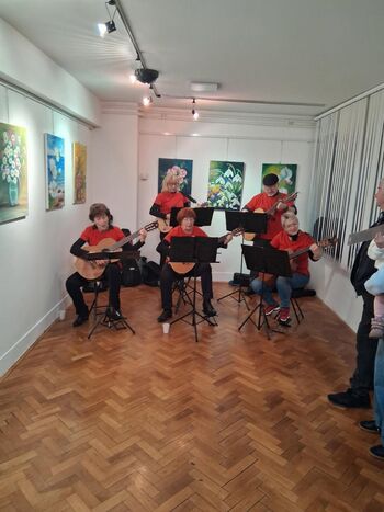 »V tišini cvetja«