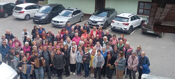 DRUŽILI SO SE OB PEČENEM KOSTANJU