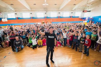 Študentski klub in Soki sta podelila glasbila OŠ Sava Kladnika 