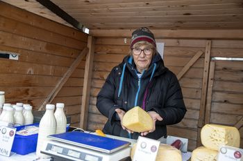 Praznična lokalna tržnica z nastopom Lovskih rogistov Bohinj