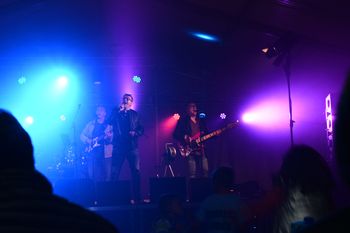 Novoletna tržnica s skupino Malibu