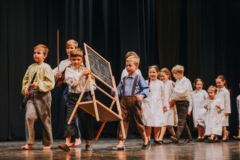 12. Folklorni večer: ŽIVLJENSKI KROG