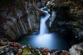 Voden sprehod skozi korita Mostnice za družine