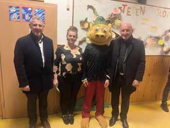 DAN ODPRTIH VRAT OŠ KRMELJ V ZNAMENJU 100. OBLETNICE ROJSTVA MIKIJA MUSTRA