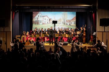 Ko glasba povezuje generacije Ko glasba povezuje generacije