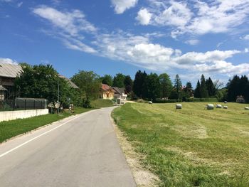 Kmetijsko zemljišče ne more biti znotraj naselja Kmetijsko zemljišče ne more biti znotraj naselja