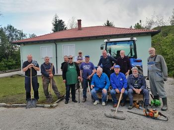 UREJANJE OKOLICE VETERANSKEGA DOMA NA KAMBREŠKEM