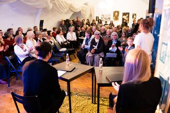 Muzej norosti odprl novo sezono z glasbeno-filozofskim performansom