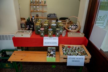 Kmečka in cvetlična tržnica ter Zeleni bazar in sejem rabljene športne opreme  - sobota, 22. 4. 2023 