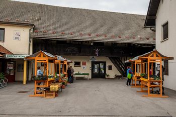 Zbiranje ponudb za oddajo prostora v prodajnem avtomatu na kmečki tržnici v Občini Prebold