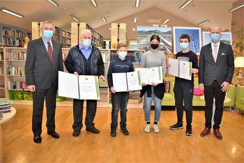 V preboldski knjižnici pogovor z Zvonetom Babičem ob prejemu plakete dr. Antona Schwaba in podelitev priznanj mladim kulturnim ustvarjalcem