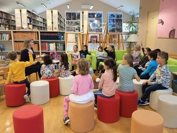 Prvošolci obiskali Občinsko knjižnico Prebold