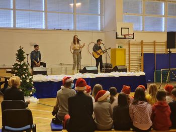 VESELI DECEMBER NA OŠ MILANA MAJCNA ŠENTJANŽ