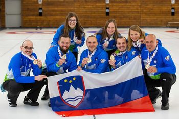 Slovenija zlata in srebrna na evropskem curling prvenstvu skupine C