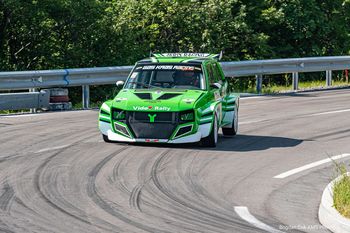 V PODNANOSU PET NOVIH POKALOV V VITRINAH ŠD GAS KRAS