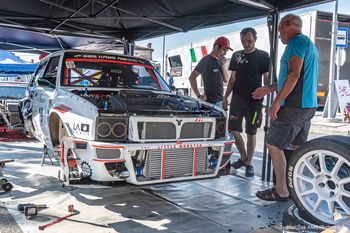 SANJA IN MARJAN SMRDELJ BOSTA DIRKALA V OGULINU