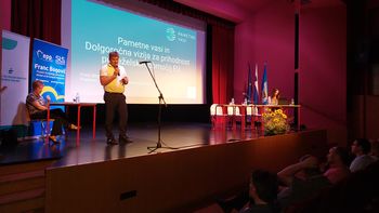 Evropski poslanec Franc Bogovič na posvetu o razvoju podeželja pozdravil zasnovano Pametno vas na območju KS Anhovo – Deskle  