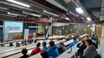 Vodikov avtobus obiskal krajane in učence iz občine Kanal ob Soči