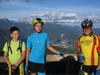 VEČER PRI PEČENKOVSKI ŠTIRNI - KOLESARSKO POTEPANJE OB SLOVENSKI MEJI - 2.sezona 3.večer