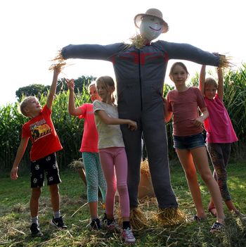 FOTOGRAFSKA RAZSTAVA  "OB PTIČJEM STRAŠILU"