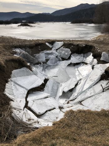 FOTOGRAFSKA RAZSTAVA "POTEPANJE OB CERKNIŠKEM JEZERU"