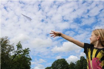 FOTOGRAFSKA DELAVNICA "PAPIRNATI AVIJONČKI"