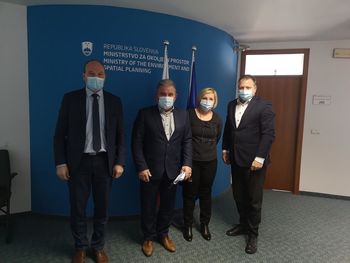 PRISTOJNEGA MINISTRA POZIVAMO K ODLOČNIM UKREPOM V ZVEZI S KOMPOSTARNO V CERŠAKU