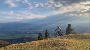 Vodene kolesarske ture z e-kolesi