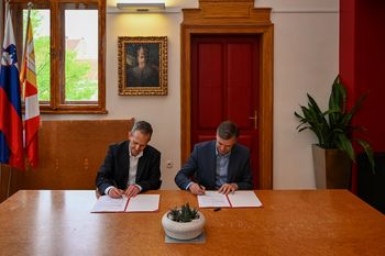 V Prečni dve novi avtobusni postaji