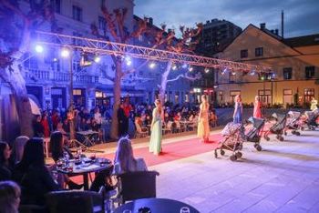 Pri Metropolu prva od treh modnih revij Čarobnost mestnih trgov