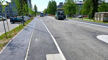 Na Ulici Slavka Gruma popolna zapora do Cesarjeve ulice Na Ulici Slavka Gruma popolna zapora do Cesarjeve ulice