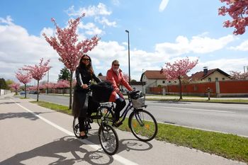 Pridružite se kolesarski paradi Pridružite se kolesarski paradi