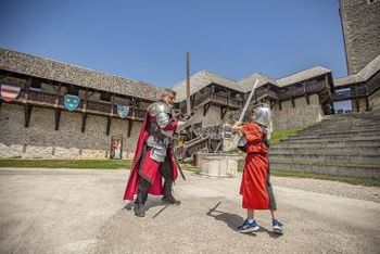 PRESTAVLJENO: Dežela celjska vabi 2022...srednjeveški dan na Starem gradu Celje