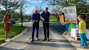 Med Brezovico pri Stopičah in Velikim Orehkom po novi cesti