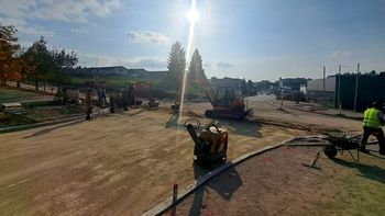 V soboto asfaltiranje križišča na Podbevškovi